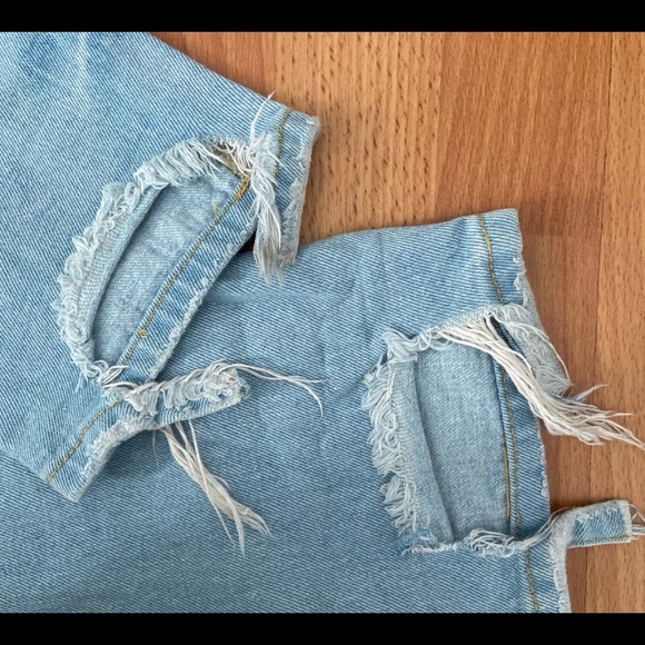 Distressed Jeans - Picture 4 of 4